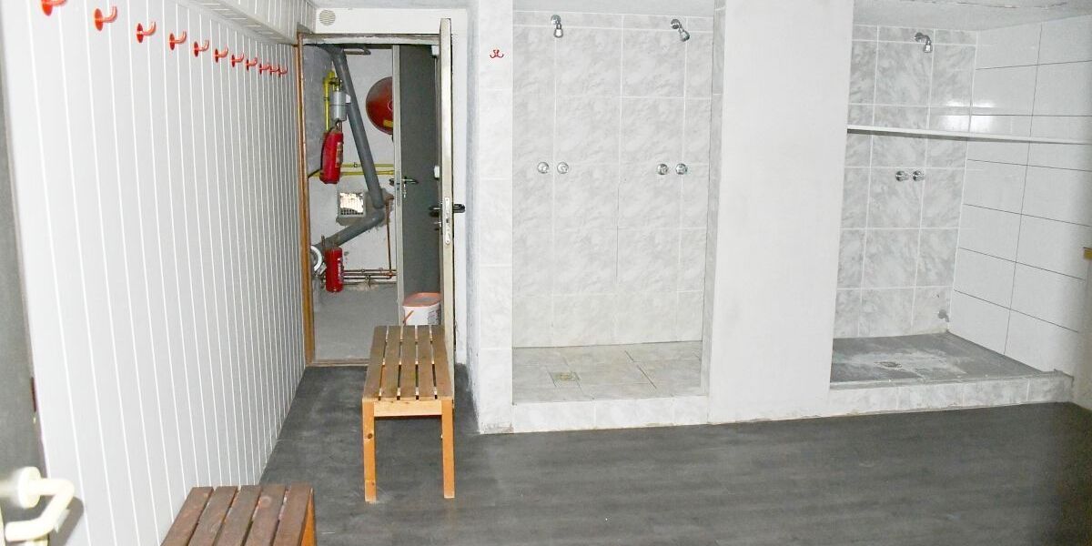 Vielseitig nutzbares Gewerbeanwesen mit großzügigem repräsentativem Wohnhaus zimmer