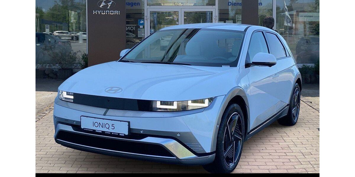 Hyundai IONIQ 5 3.146 km 54.999 € Leipzig 04178