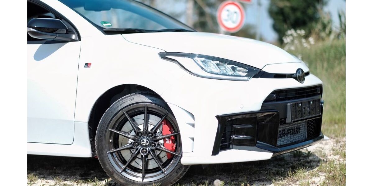 Toyota Yaris 1.900 km 48.000 &euro; Senden 89250