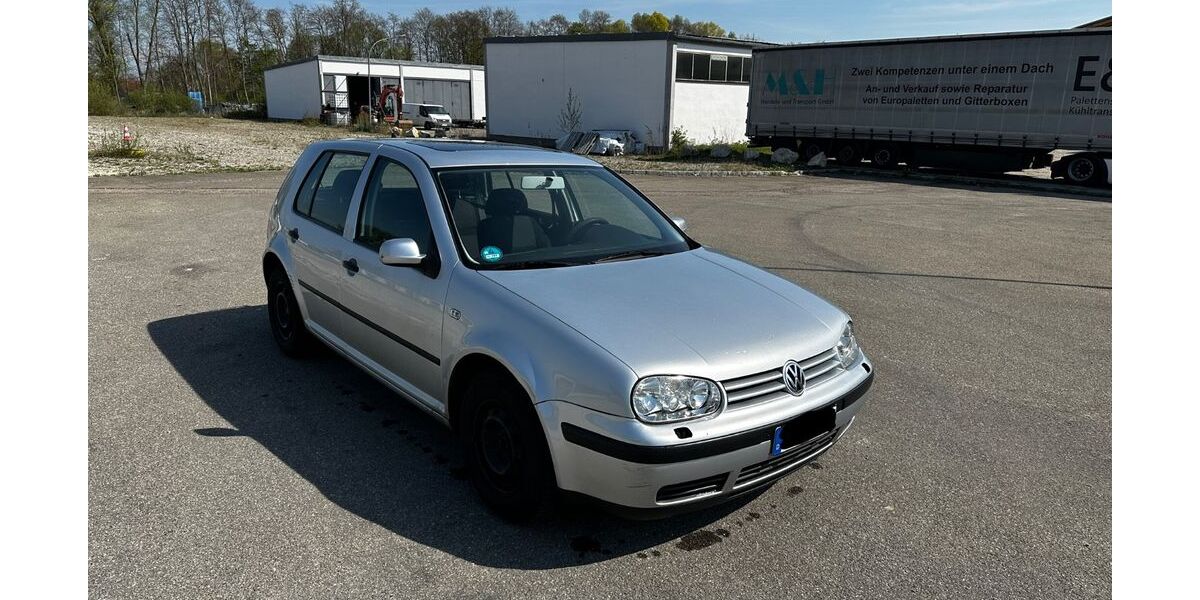 VW Golf 112.000 km 2.699 &euro; Neu-Ulm 89231