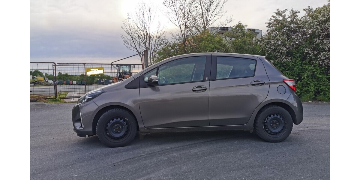 Toyota Yaris 99.492 km 11.500 € Geseke 59590