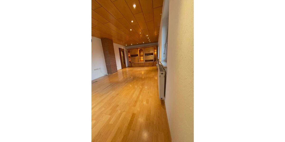 Etagenwohnung Thierhaupten - 4 Zimmer, 150 m&sup2;, 1.350&euro; | Angebot:26671332