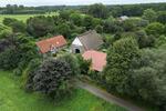 Resthof mit Fachwerkhaus, Reetdachhaus, Scheune. Idyllisch gelege zimmer