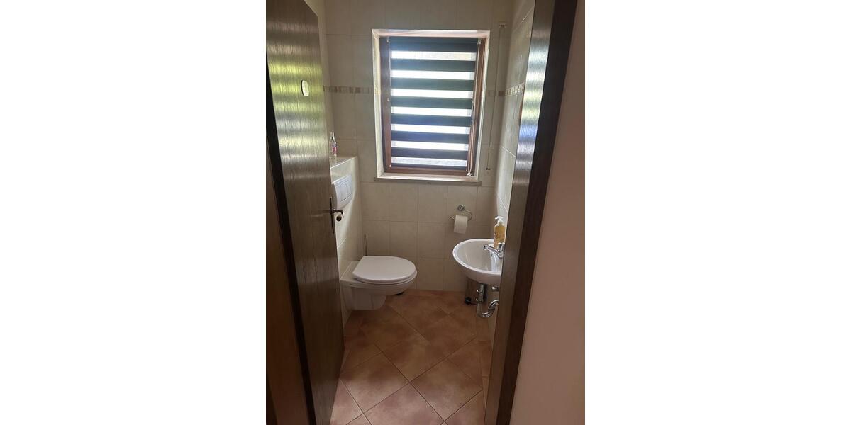Erdgeschoßwohnung Mellrichstadt - 5 Zimmer, 120 m&sup2;, 950&euro; | Angebot:26502803