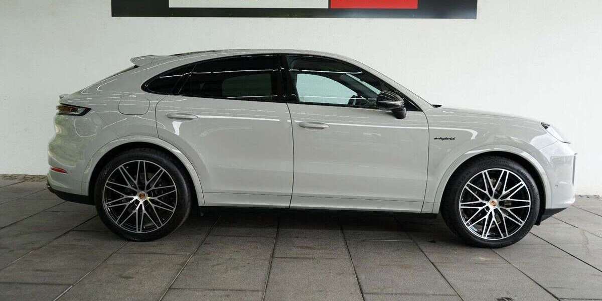 Porsche Cayenne 9.400 km 122.880 &euro; Asslar 35614