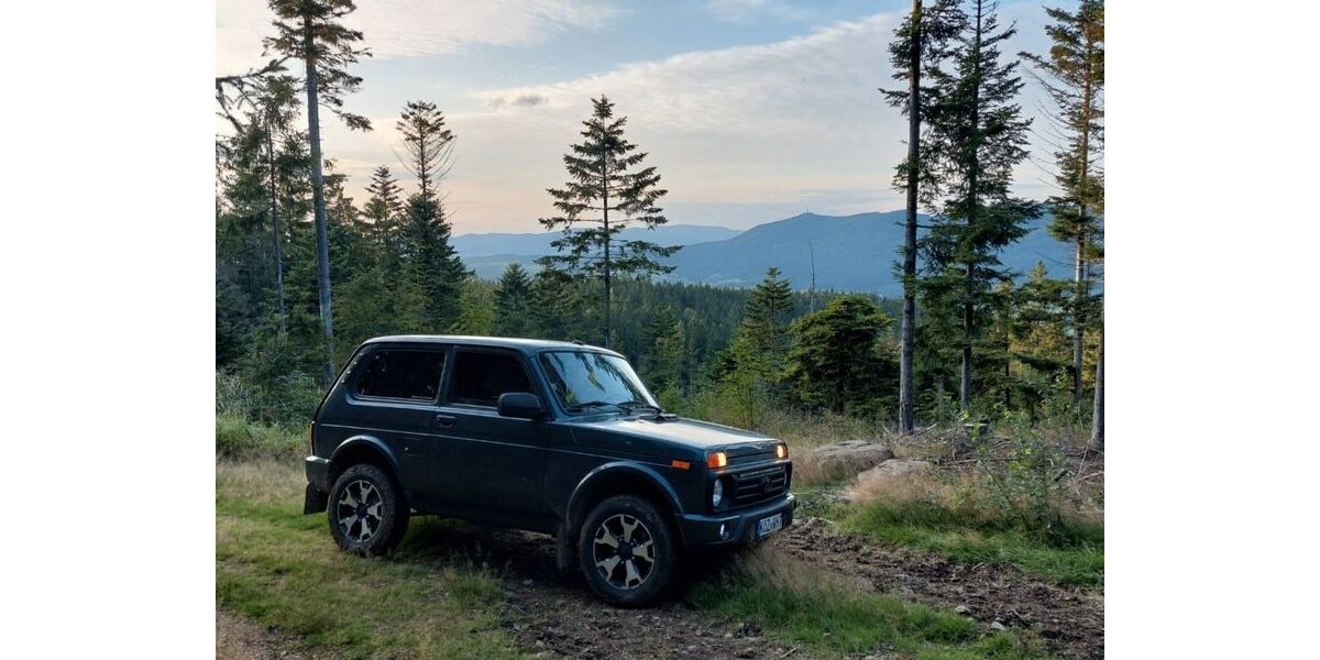 Lada Niva 22.000 km 15.999 &euro; Hohenwarth 93480