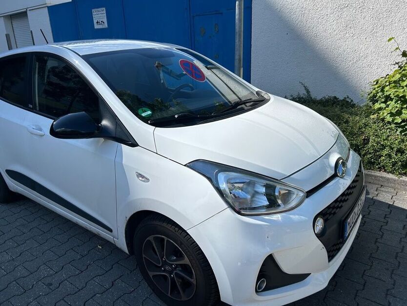 i10