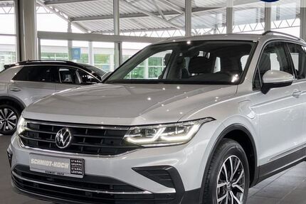 VW Tiguan 67.200 km 24.980 &euro; Wilhelmshaven 26388