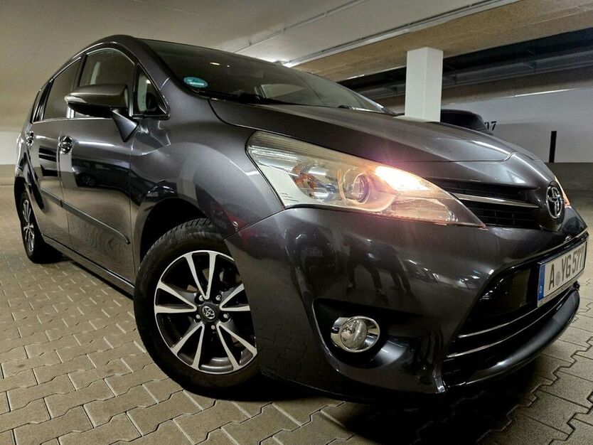 Corolla Verso