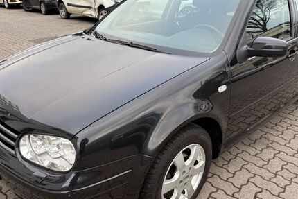 VW Golf 239.043 km 2.850 &euro; Achim 28832