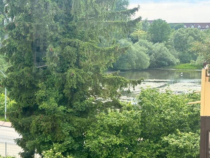 4,5-Zi.-Eigentumswohnung mit gr. Balkon und Pkw-Außenstellplatz in Bad Schwartau (Mühlenteich)
