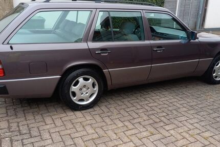 Mercedes-Benz 300 272.000 km 9.900 &euro; Sasbachwalden 77887