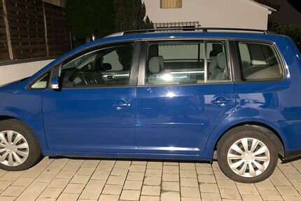 VW Touran 201.542 km 1.700 € Rielasingen-Worblingen 78239
