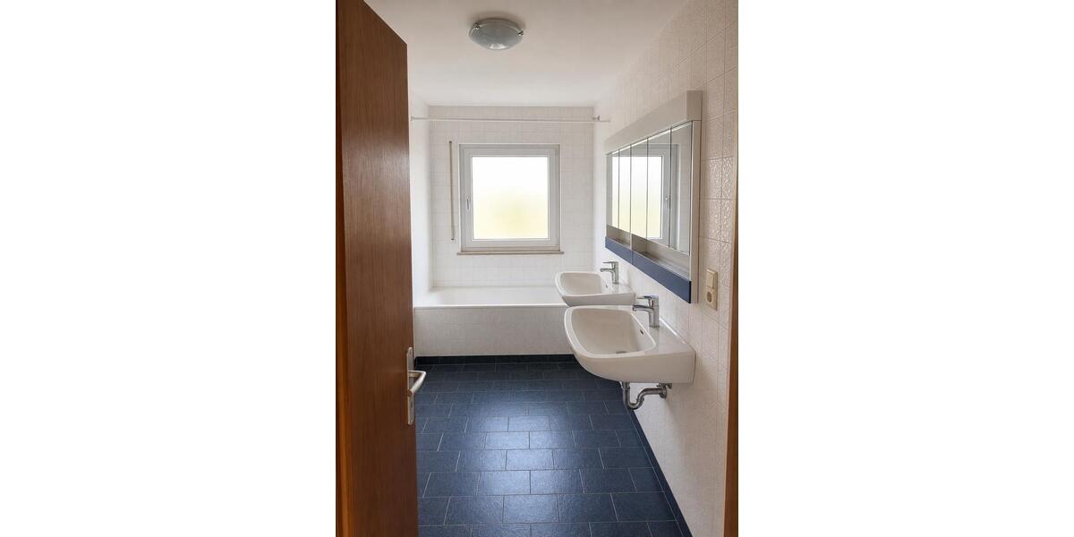 Etagenwohnung Aalen Unterkochen - 4 Zimmer, 105 m&sup2;, 269.000&euro; | Angebot:26770377