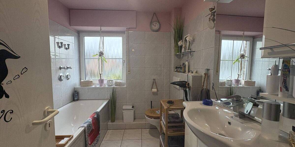 Etagenwohnung Moers Kapellen-Mitte - 3 Zimmer, 110 m&sup2;, 289.000&euro; | Angebot:26092484