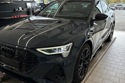 Audi e-tron 79.822 km 35.990 &euro; Hamburg 22047