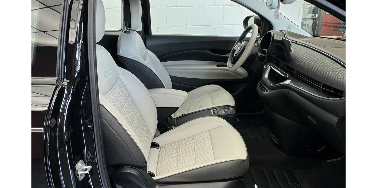 Fiat 500e La Prima by Bocelli 1.Hand Cabrio 42 kWh 25.600 km 24.490 &euro; Lich 35423