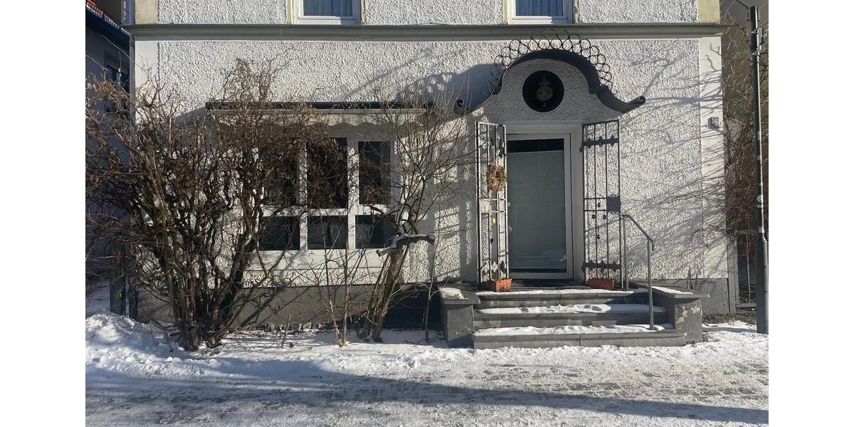 1 Zimmer in WG (möbliert) 30 zimmer