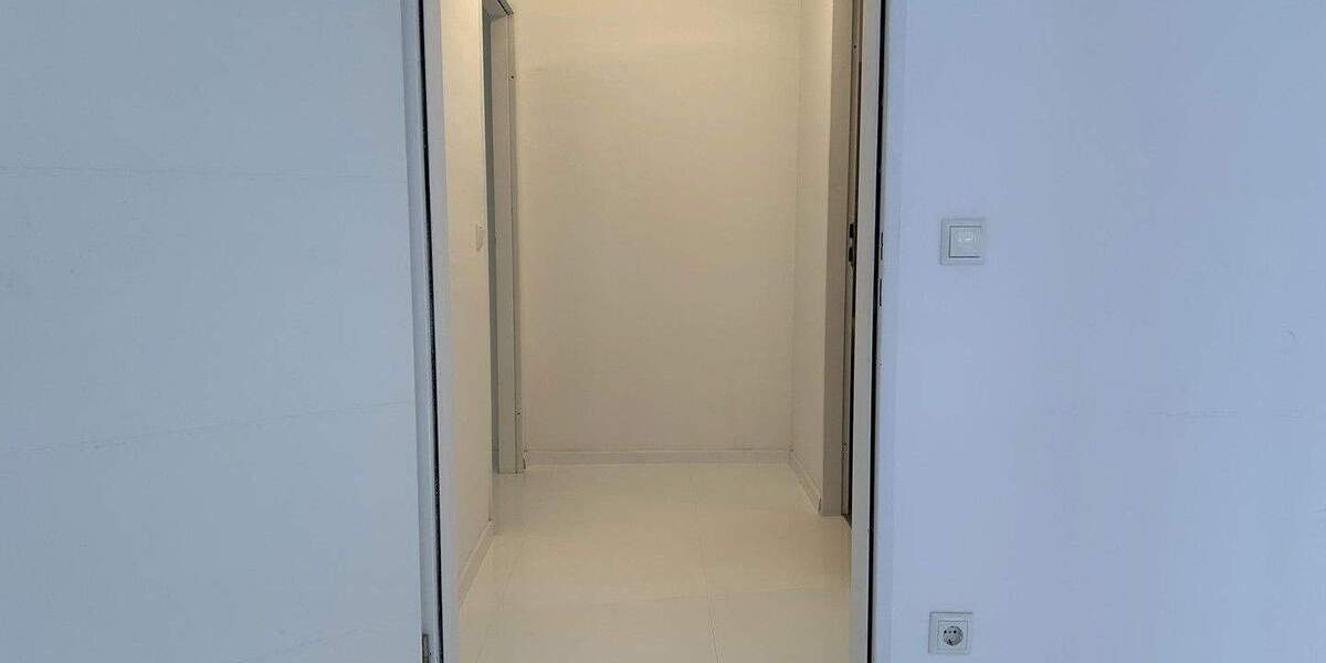 Etagenwohnung Mönchengladbach Stadtmitte - 2 Zimmer, 71 m&sup2;, 899&euro; | Angebot:25067161