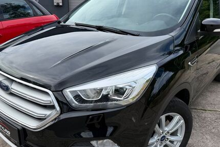 Ford Kuga 58.000 km 16.900 € Höxter 37671