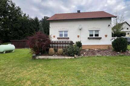 Haus zum Kaufen in Bruck in der Oberpfalz 235.000 € 90 m² 5 zimmer