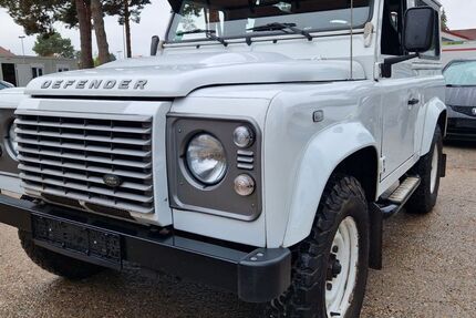 Land Rover Defender 161.123 km 37.777 &euro; Berlin 12559