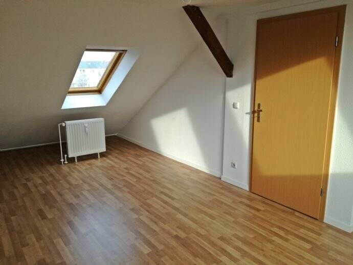 Ideal für Single++kleine, gemütliche 2-Zimmer-Wohnung++unterm Dach 2 zimmer
