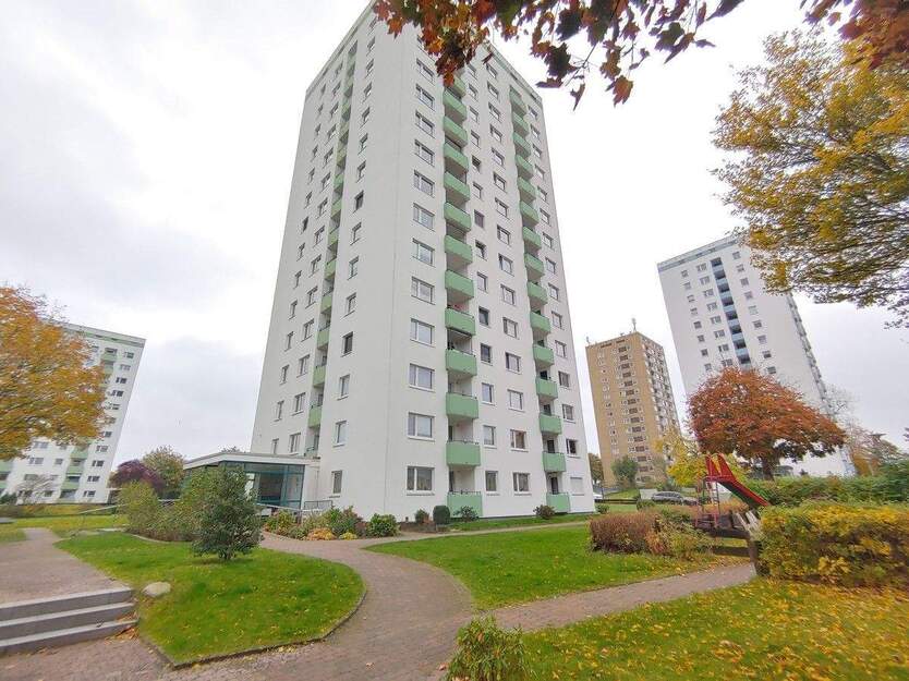 Moderne 2 Zimmer-Wohnung mit Loggia und PKW-Stellplatz in 23560 Lübeck, Moislinger Mühlenweg 2 zimmer