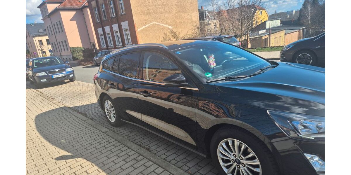 Ford Focus 92.000 km 9.500 &euro; Ronneburg 07580