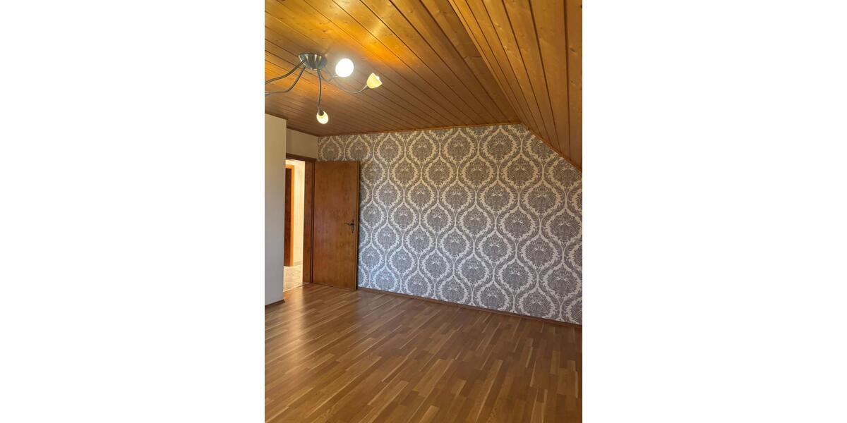 Etagenwohnung Prosselsheim - 3.5 Zimmer, 95 m&sup2;, 700&euro; | Angebot:26313120