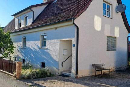 Haus Burglengenfeld - 5 Zimmer, 105 m&sup2;, 160.000&euro; | Angebot:26850850