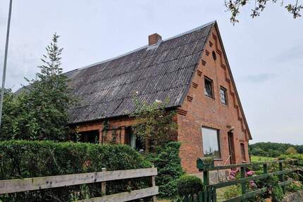 Renovierungsbedürftiges Einfamilienhaus in Westensee - großes Traumgrundstück mit viel Potenzial 4 zimmer