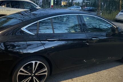 Opel Insignia 61.000 km 11.850 &euro; München 81375