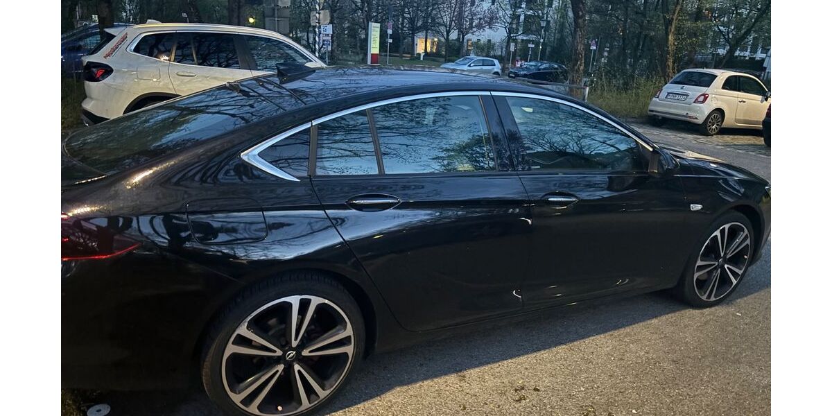 Opel Insignia 61.000 km 11.850 &euro; München 81375