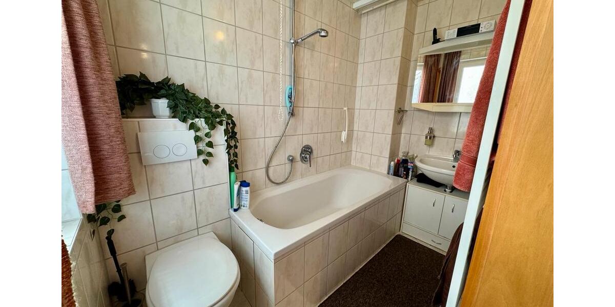 Reihenhaus Kaltennordheim - 6 Zimmer, 135 m&sup2;, 95.000&euro; | Angebot:26718456