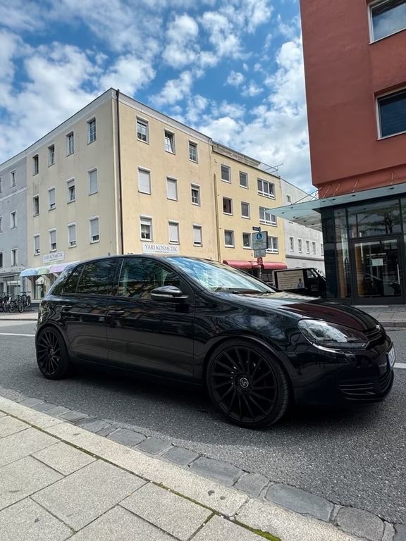 VW Golf 216.000 km 6.000 € Rosenheim 83022
