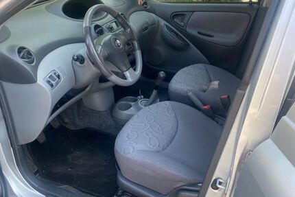 Toyota Yaris 89.000 km 1.800 € München 80993