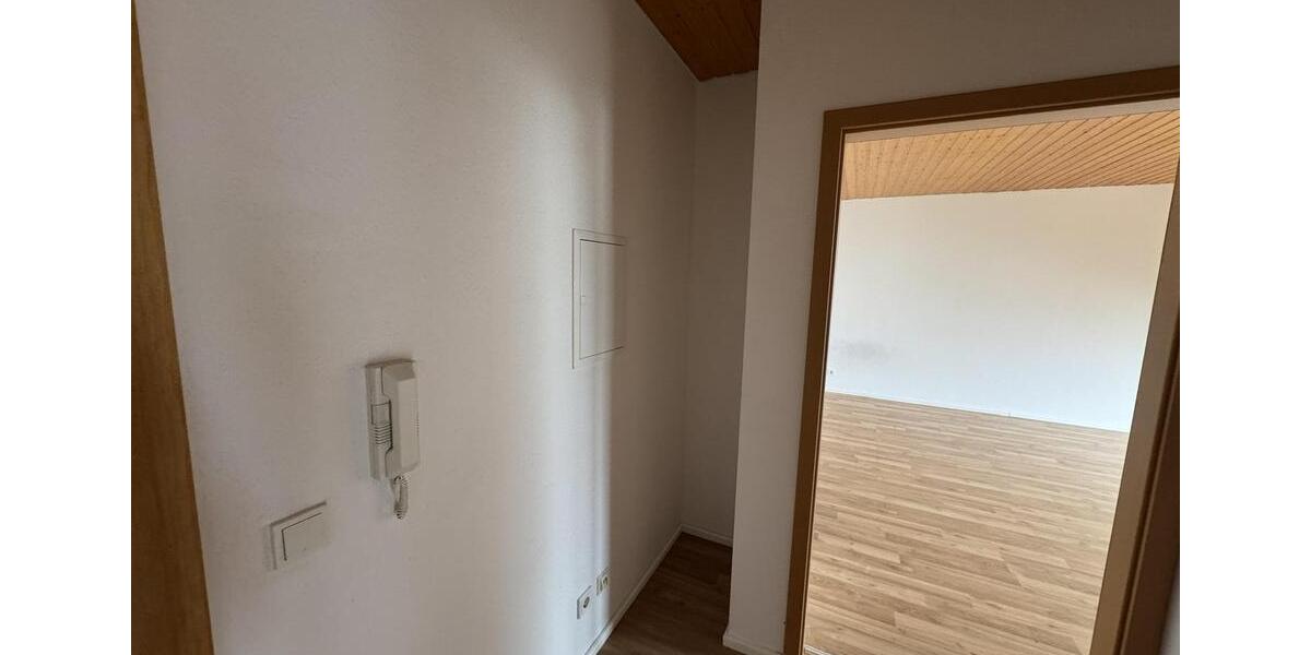 Dachgeschoßwohnung Taunusstein - 1 Zimmer, 38 m&sup2;, 600&euro; | Angebot:26034949