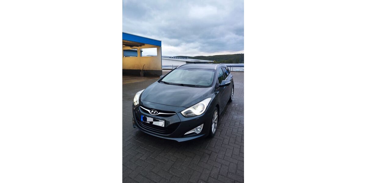 Hyundai i40 120.000 km 8.900 &euro; Hehlen 37619