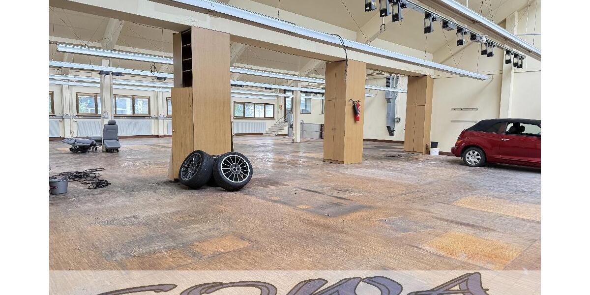 Großzügige Lagerhalle mit Büro-Lagerräumen und einem großzügien Wohnhaus in Gaimersheim - Nähe Westpark! - Ein Objekt von Ihrem Immobilienpartner SOWA Immobilien und Finanzen zimmer