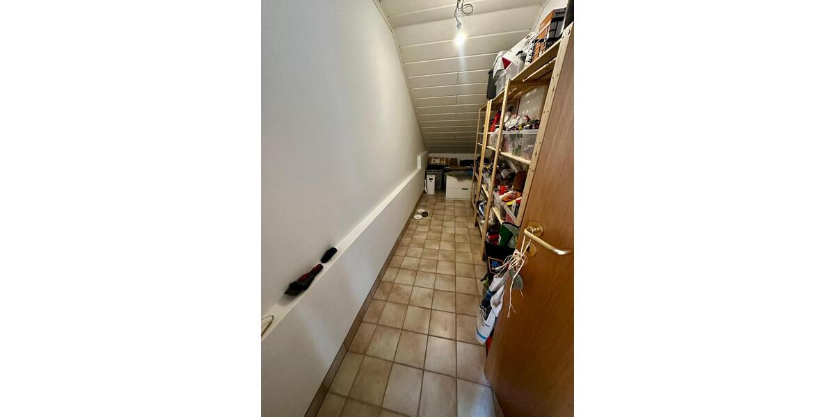 Dachgeschoßwohnung Wachtberg - 4 Zimmer, 106 m&sup2;, 990&euro; | Angebot:26326976