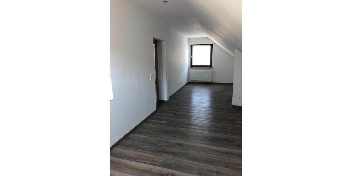 Dachgeschoßwohnung Bergneustadt - 2 Zimmer, 58 m&sup2;, 675&euro; | Angebot:26397852