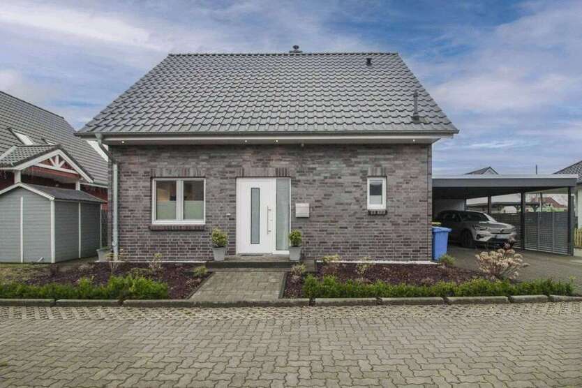 Haus zum Kaufen in Neumünster 449.950 € 114.45 m²