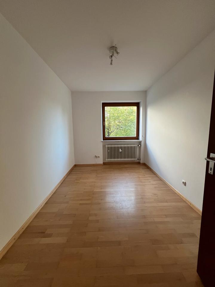 PROVISIONSFREI u. Bezugsfrei, 3,5Zi- Wohnung Nähe S-Bahn