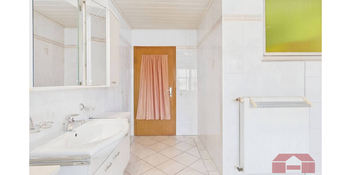 Reihenmittelhaus Zülpich / Ülpenich Ülpenich - 5 Zimmer, 118 m&sup2;, 225.000&euro; | Angebot:25984951