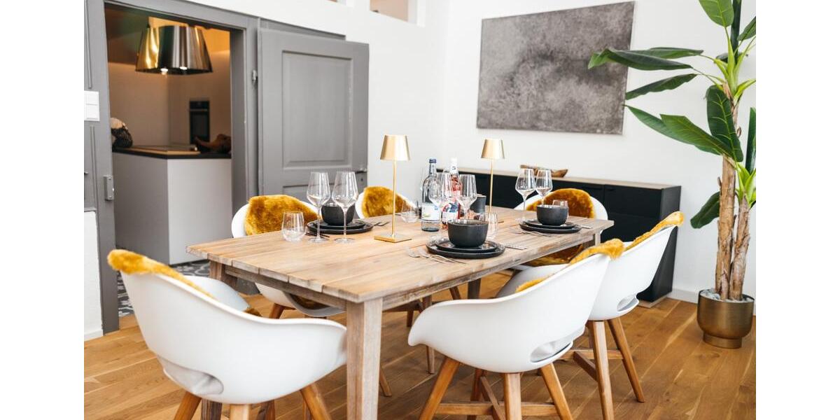 Möbliertes Penthouse mit Dachterrasse in der Altstadt 4 zimmer