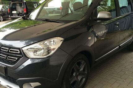 Dacia Lodgy 82.929 km 13.480 &euro; Berlin 10315