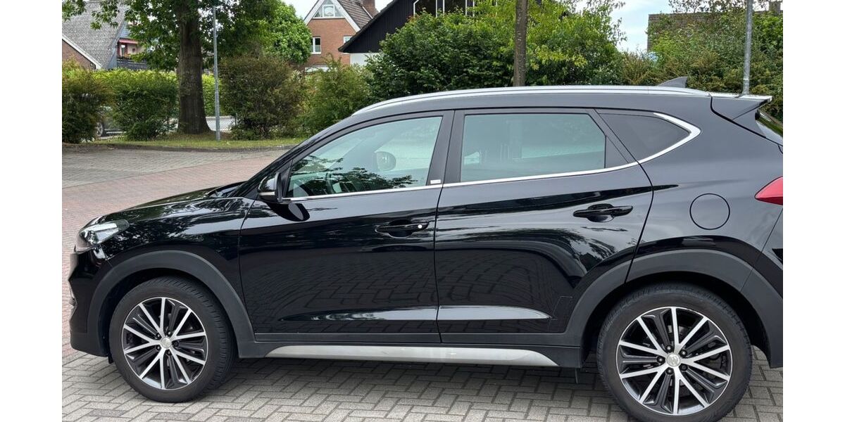 Hyundai TUCSON 94.150 km 14.999 &euro; Stockelsdorf 23617