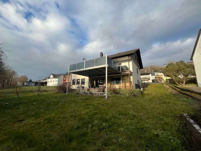 Haus zum Kaufen in Greding 485.000 € 214 m²