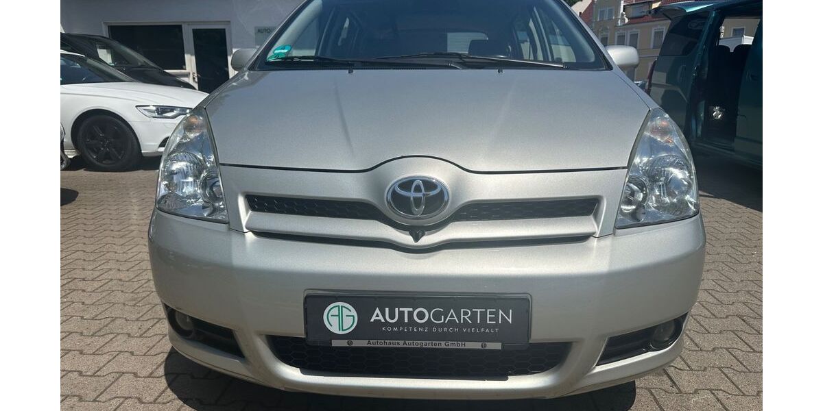 Toyota Corolla Verso 106.000 km 6.850 &euro; Paderborn 33098